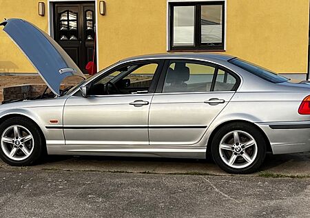 BMW 320i / 158280 km