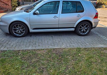VW Golf Volkswagen Golf4 2.3 170ps V5 Automatik TÜV NEU