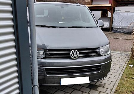 VW T5 Caravelle Volkswagen mit Campingausrüstung HU 27