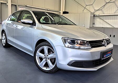VW Jetta Volkswagen VI Trendline|KLIMA|SITZHEIZUNG|AHK|NAVI