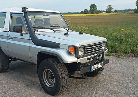 Toyota Land Cruiser BJ73 J7