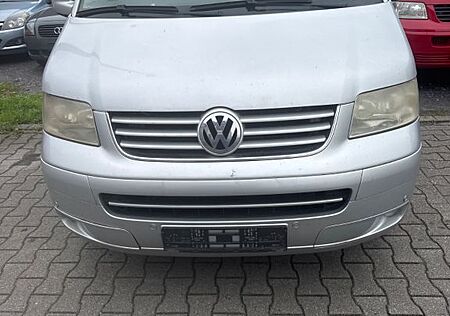 VW T5 Transporter Volkswagen Bus Multivan