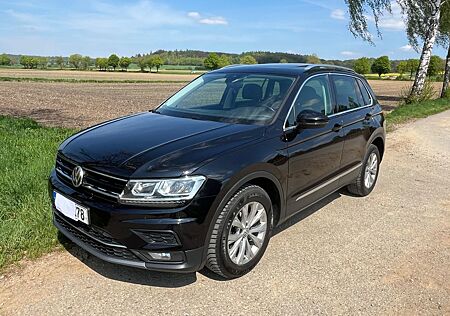 VW Tiguan Volkswagen 2.0 TDI DSG 4MOTION Highline TÜV neu 2.Hd