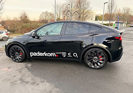 Tesla Model Y Performance / 8-fach / MwSt. ausweisbar