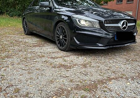 Mercedes-Benz CLA 250 DCT 4MATIC AMG Line AMG Line