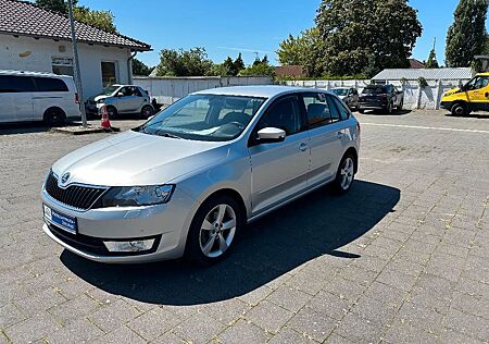 Skoda Rapid Spaceback AT Style Navi/Xenon/Shzg/PDC 1.H