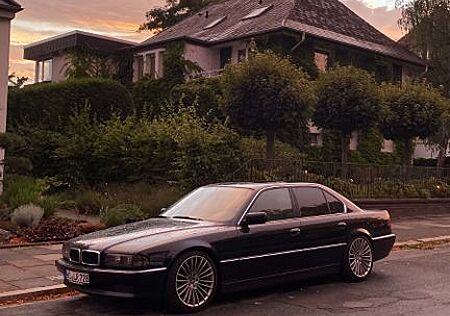 BMW 728i Auto