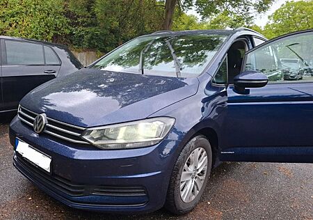 VW Touran Volkswagen 1.6 TDI SCR Comfortline