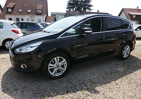 Ford S-Max Titanium