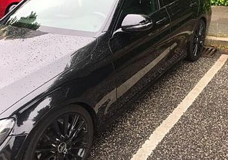 Mercedes-Benz C 220 d 4MATIC AMG Line Autom. AMG Line