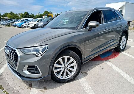 Audi Q3 35 TDI 2 X S-Line 2.0 TDI 150 PS/Cam/Blis/AHK
