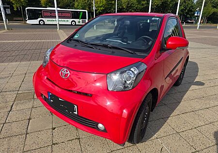 Toyota iQ 1,33-l-Dual-VVT-i Multidrive S -