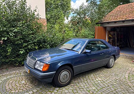 Mercedes-Benz CE 230 Oldtimer (W124) | 1. Hand | Garagenwagen