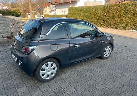 Opel Adam 1.0 ecoFLEX 66kW - leicht beschädigt.