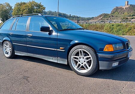 BMW 320i touring