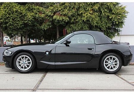 BMW Z4 2.5i - 192Ps  6 Zyl. 8fach bereift Leder voll