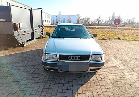 Audi 80 2.0l B4 90 PS