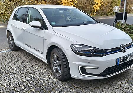 VW Golf Volkswagen e- mit Wärmepumpe und CCS