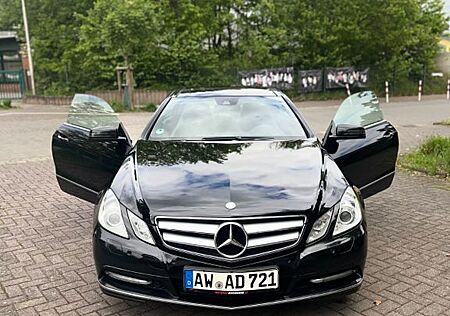 Mercedes-Benz E 200 Coupé BlueEFFICIENCY AVANTGARDE ...