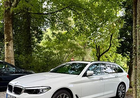 BMW 520d Sportline Pano NaviProf Leder AmbienteLED