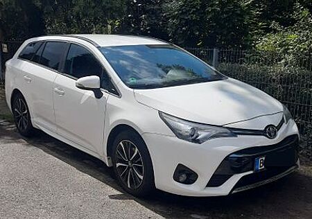 Toyota Avensis 1,8-l-V. Multidr. S Team D T. Sports...