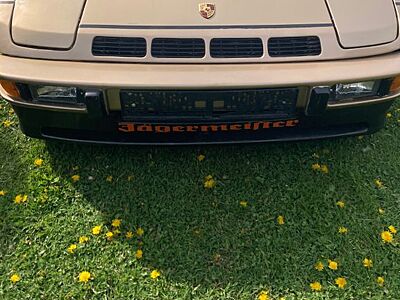 Porsche 944