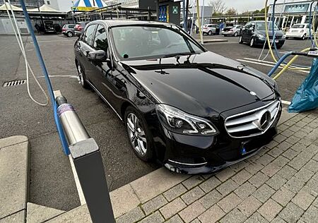 Mercedes-Benz E 220 BlueTEC 4MATIC AVANTGARDE Autom. AVANT...