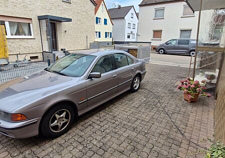 BMW 523i Auto