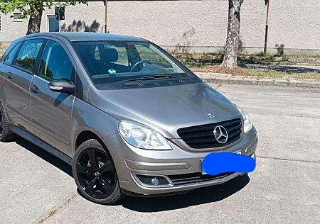 Mercedes-Benz B 150 -