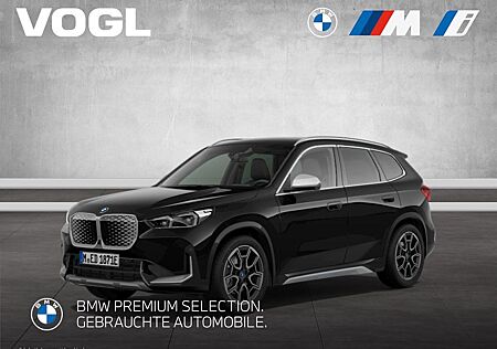 BMW iX1 xDrive30 SHZ Head-Up Display