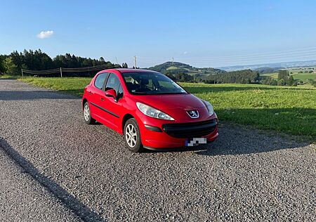 Peugeot 207 8-fach neue Reifen TÜV