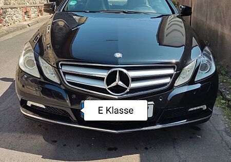 Mercedes-Benz E 200 Coupé CGI BlueEFFICIENCY ELEGANC...