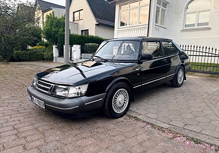 Saab 900