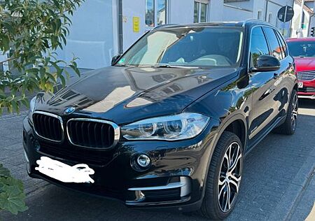 BMW X5 sDrive25d - 7 Sitze, 1 Jahr Garantie Motor