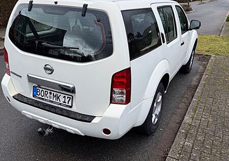Nissan Pathfinder 2.5 dCi DPF XE 4WD XE