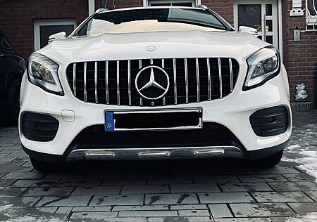 Mercedes-Benz GLA 180 AMG Line AMG Line