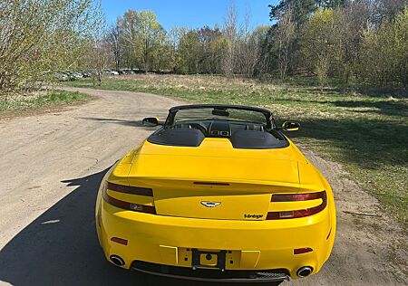 Aston Martin V8 Vantage cabrio Yellow racing
