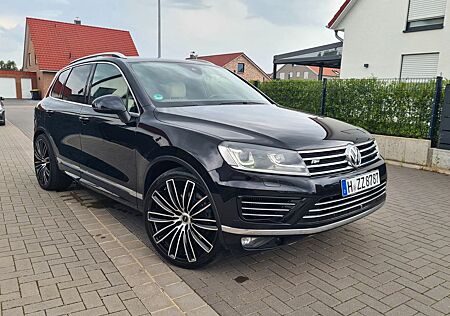 VW Touareg Volkswagen 4.2 V8 TDI R-Line Exclusive 22 zoll,luft