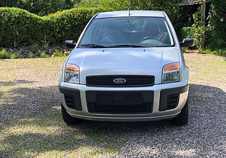 Ford Fusion 1,4 TDCi + +