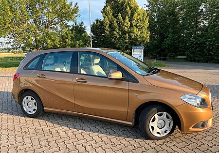 Mercedes-Benz B 180 BlueEFFICIENCY -