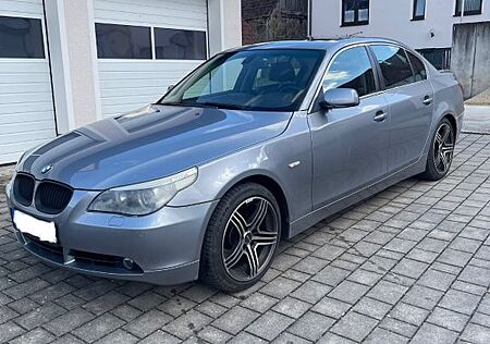 BMW 520i -