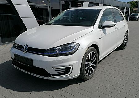 VW Golf Volkswagen VII Lim. e- /VIRTUAL/SHZ/WÄRMEPUMPE