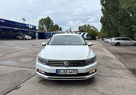 VW Passat Volkswagen 1.6 TDI SCR DSG -