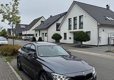 BMW 320d / CarPlay / M Paket / 19 Zoll / Mangelfrei