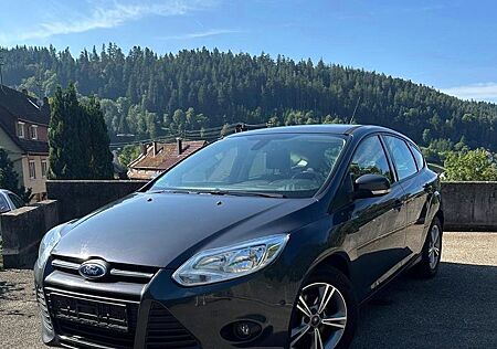 Ford Focus Lim. Champions Edition