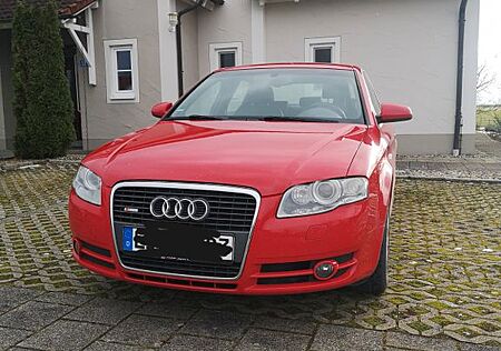 Audi A4 1.8 T quattro - S-line