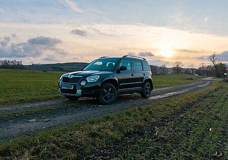 Skoda Yeti 1.2 TSI Active mit Panorama-Glasdach