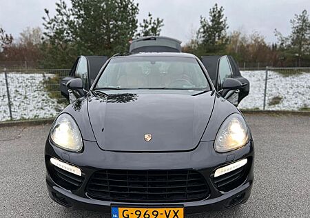 Porsche Cayenne Turbo 500 PS