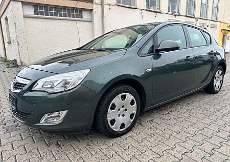 Opel Astra J Lim. 5-trg. Edition