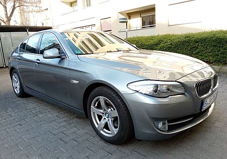 BMW 520iA , Bestzustand, GW, nur 66.000km, Benzin